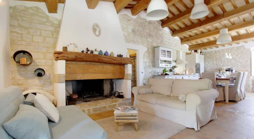 Villa Le Rondinelle, Marche (Living Area/Fireplace)