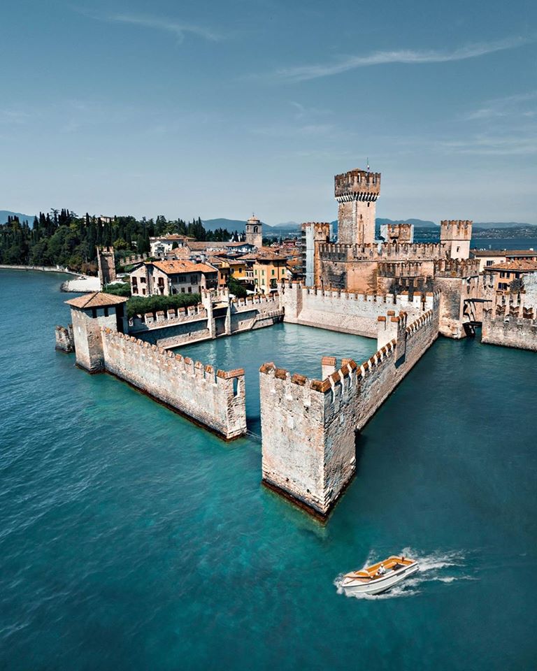 Sirmione: Privat vandre- og motorbådstur på Gardasøen