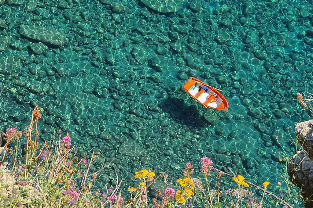 Ligurien-hav--AdobeStock_403651313 Det krystalklare hav i Ligurien