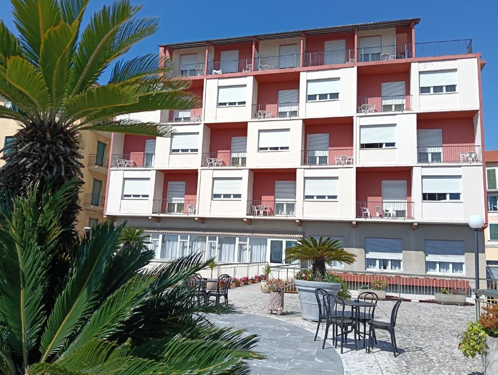 Hotel Robinia – Imperia
