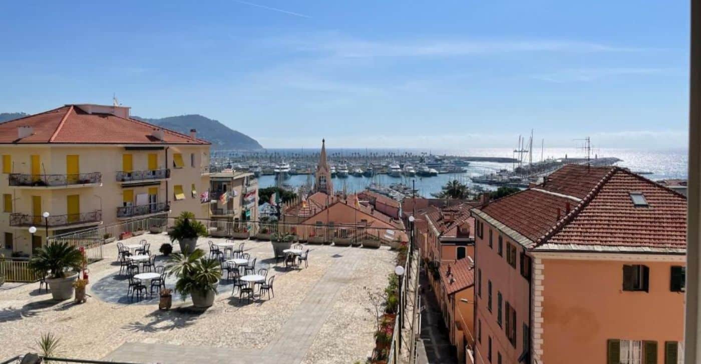 Hotel Robinia – Imperia
