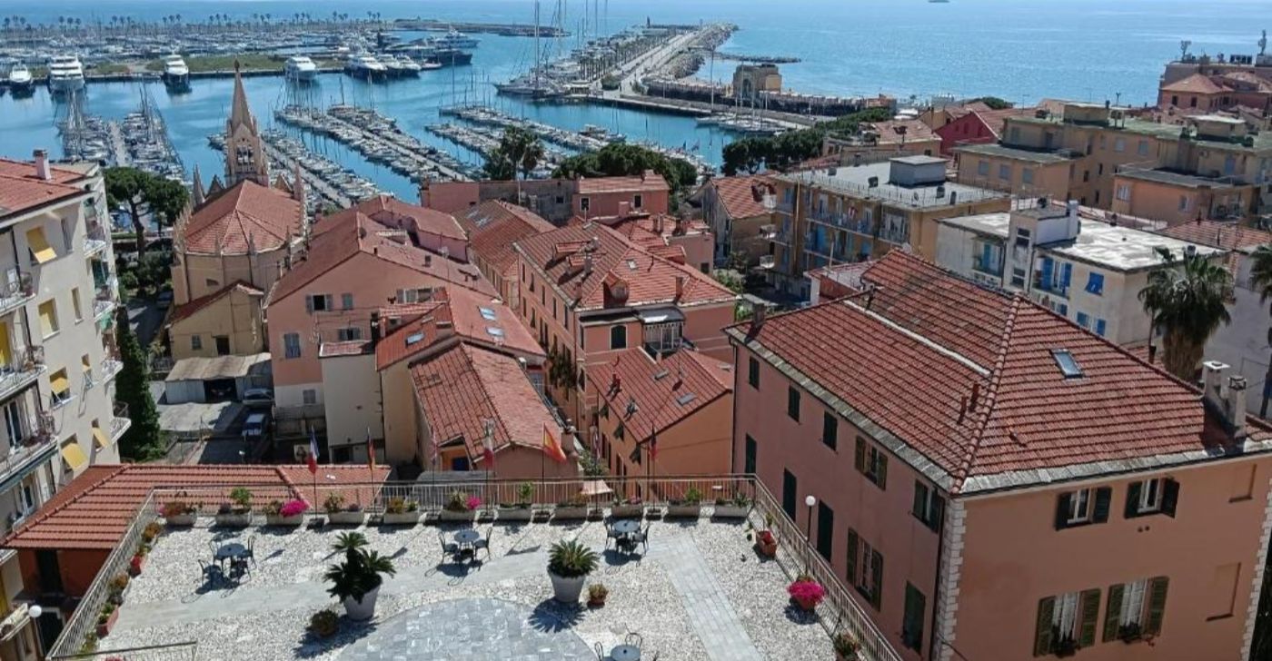 Hotel Robinia – Imperia
