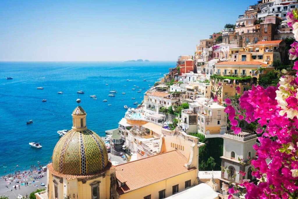 Amalfikysten-Positano-AdobeStock_192210934 Positano på Amalfikysten