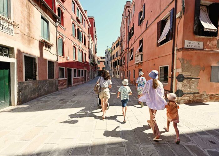 familie-by-AdobeStock_550841208 familie-by-AdobeStock_550841208